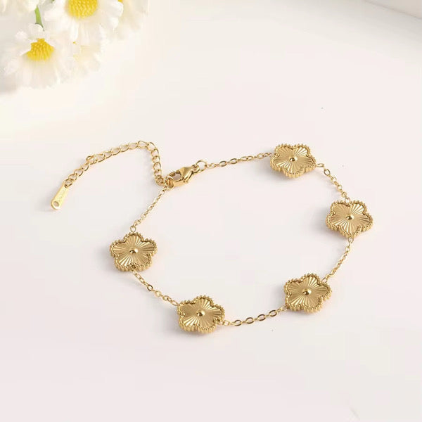 SSFH Clover Glow – 5-Leaf Clover Bracelet | Stainless Steel Gold or Silver | Women’s Luck Jewelry